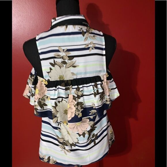 Guess Blouse  - Picture 5 of 5